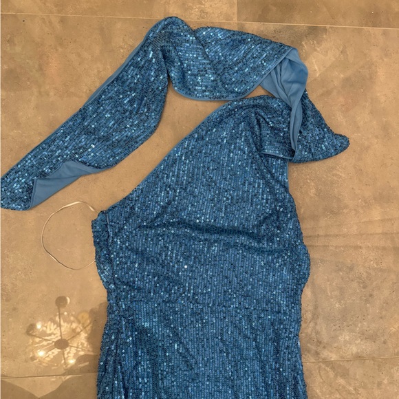 Hello Molly Sequin Midi Dress | 4 - Picture 8 of 12